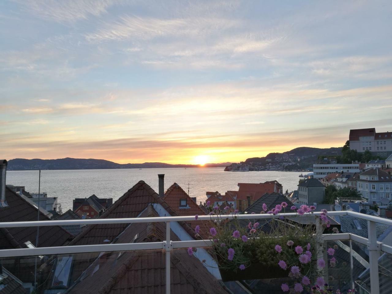 Ferienwohnung Penthouse With Perfect Location And Spectacular View Bergen Exterior foto