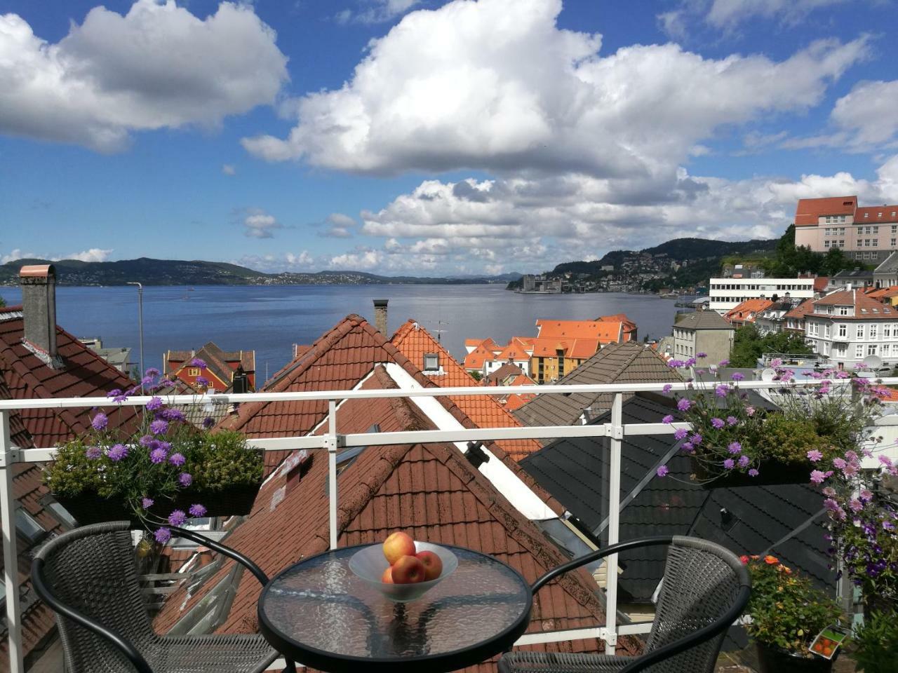 Ferienwohnung Penthouse With Perfect Location And Spectacular View Bergen Exterior foto